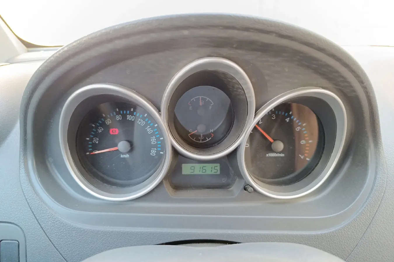 2010 FAW Vita V2 1.3L 91HP L4 5MT,autocango,china used car exporter,china ev exporter,chinese used car exporter,chinese used ev exporter