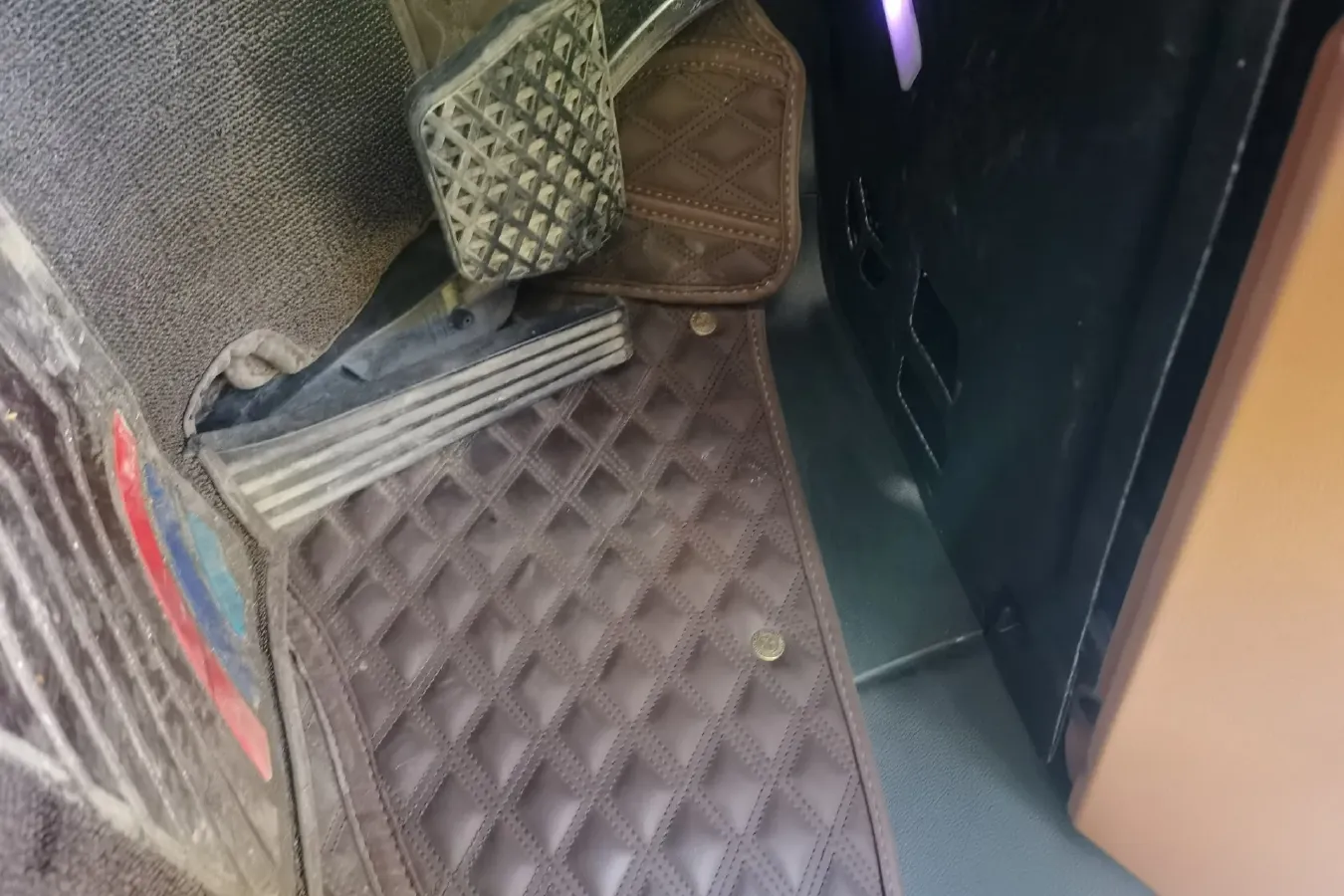 2018 BMW 5 Series 2.0T 224HP L4 8AT,autocango,china used car exporter,china ev exporter,chinese used car exporter,chinese used ev exporter