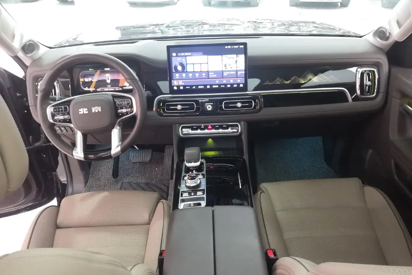 2022 BeiJing BJ60 2.0T 267HP L4 8AT,autocango,china used car exporter,china ev exporter,chinese used car exporter,chinese used ev exporter