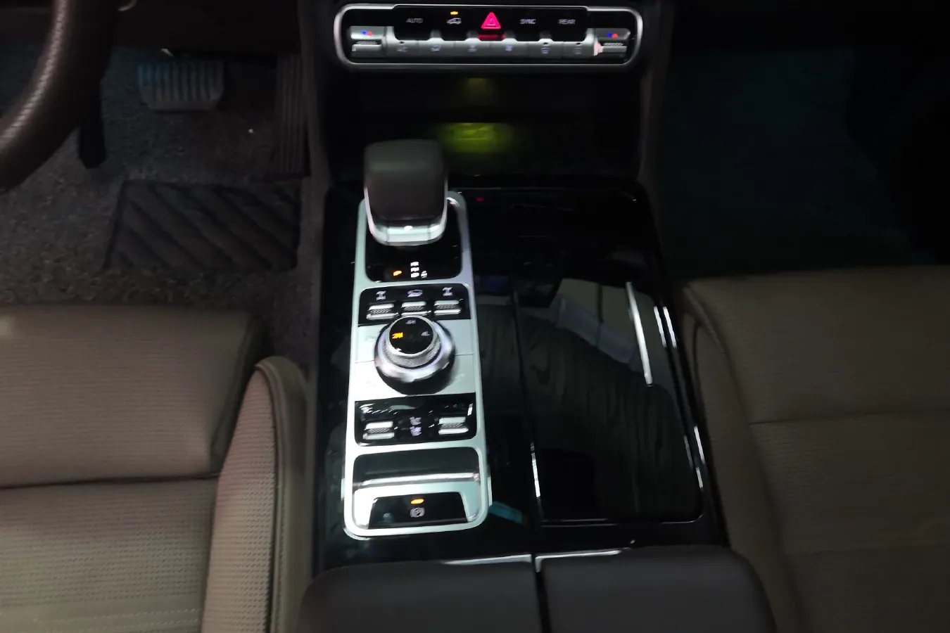 2022 BeiJing BJ60 2.0T 267HP L4 8AT,autocango,china used car exporter,china ev exporter,chinese used car exporter,chinese used ev exporter