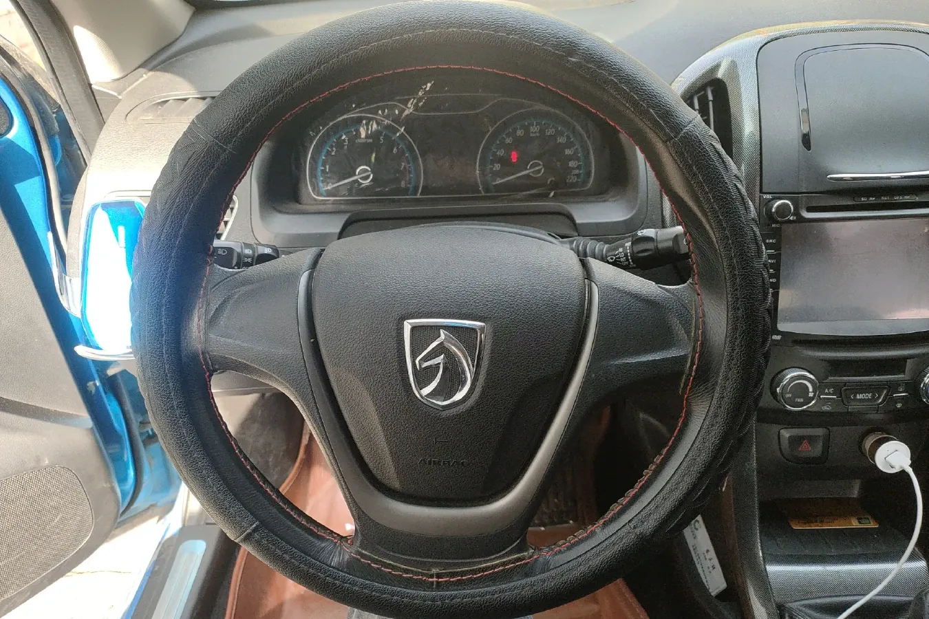 2014 BaoJun 610 1.5L 112HP L4 5MT,autocango,china used car exporter,china ev exporter,chinese used car exporter,chinese used ev exporter