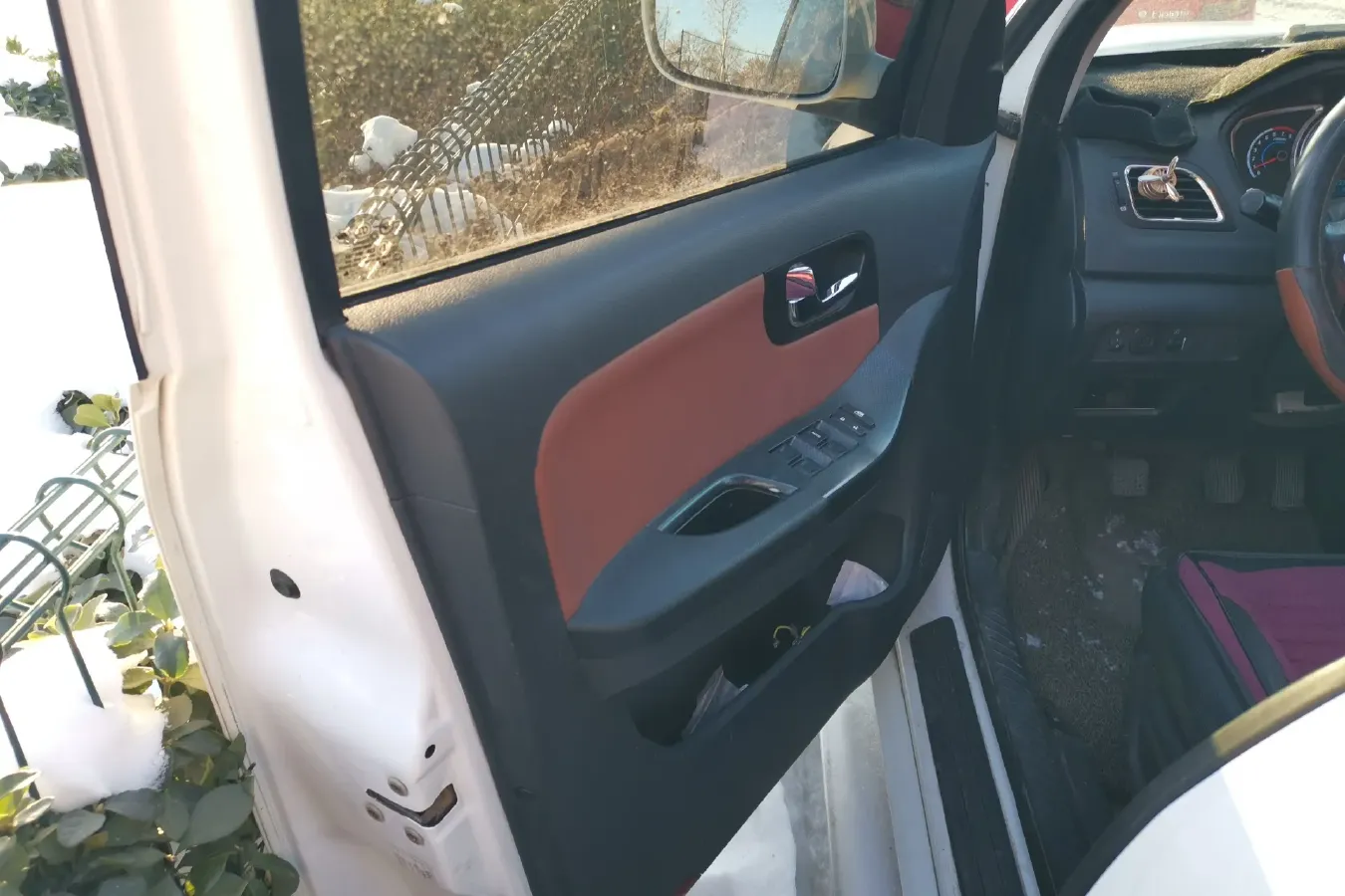 2013 HaiMa S7 2.0L 150HP L4 5MT,autocango,china used car exporter,china ev exporter,chinese used car exporter,chinese used ev exporter