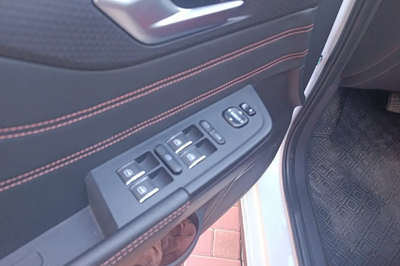 2021 EV House YOUNG BEV 38.54KWH,autocango,china used car exporter,china ev exporter,chinese used car exporter,chinese used ev exporter