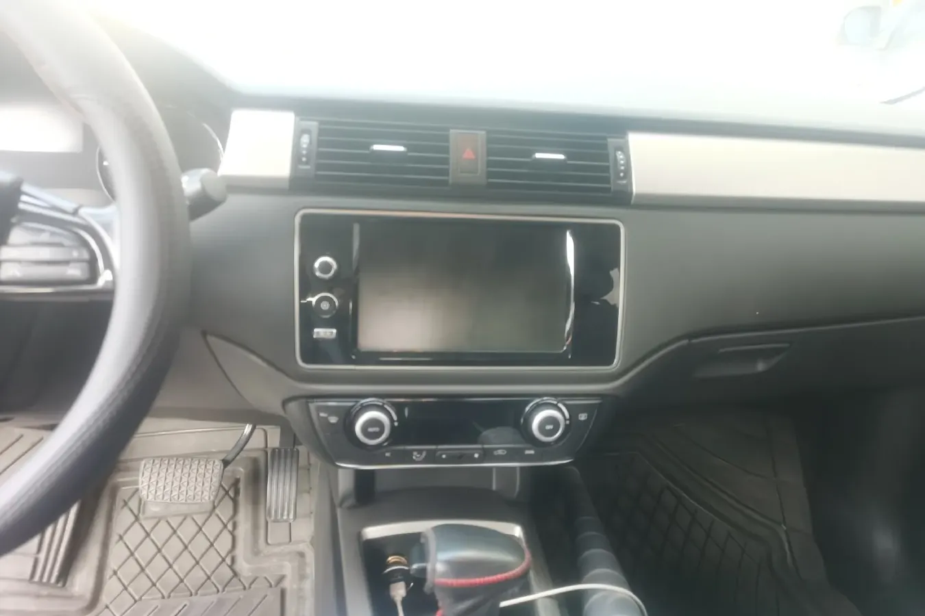 2016 Qoros 3 1.6T 156HP L4 6DCT,autocango,china used car exporter,china ev exporter,chinese used car exporter,chinese used ev exporter