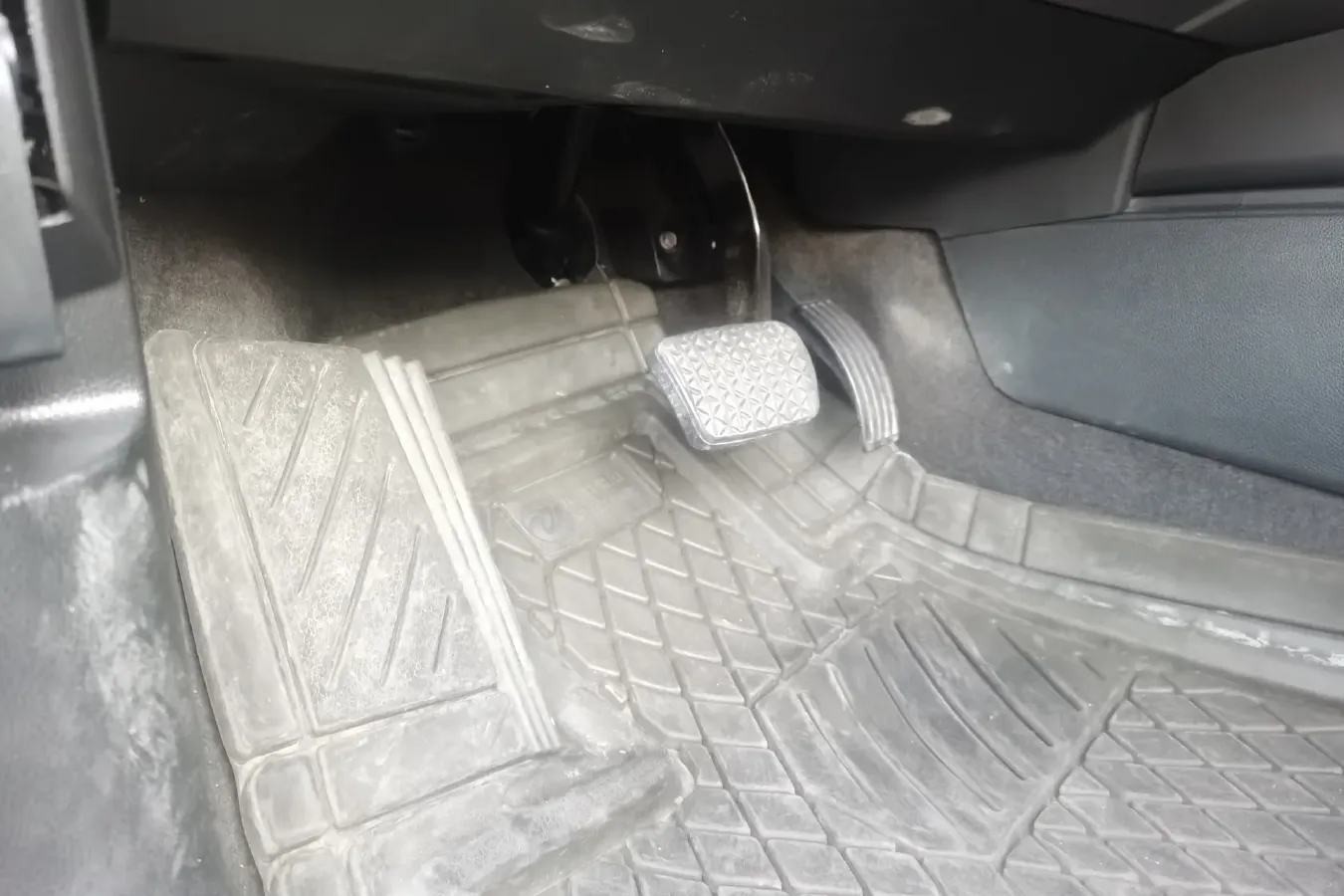 2016 Qoros 3 1.6T 156HP L4 6DCT,autocango,china used car exporter,china ev exporter,chinese used car exporter,chinese used ev exporter