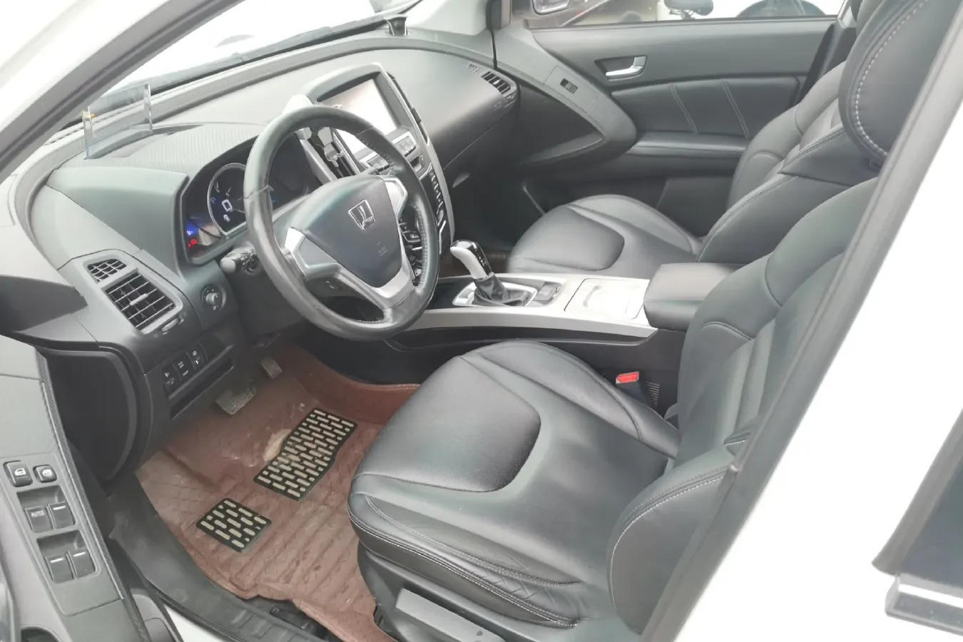 2015 Luxgen 6 SUV 1.8T 180HP L4 6AT,autocango,china used car exporter,china ev exporter,chinese used car exporter,chinese used ev exporter