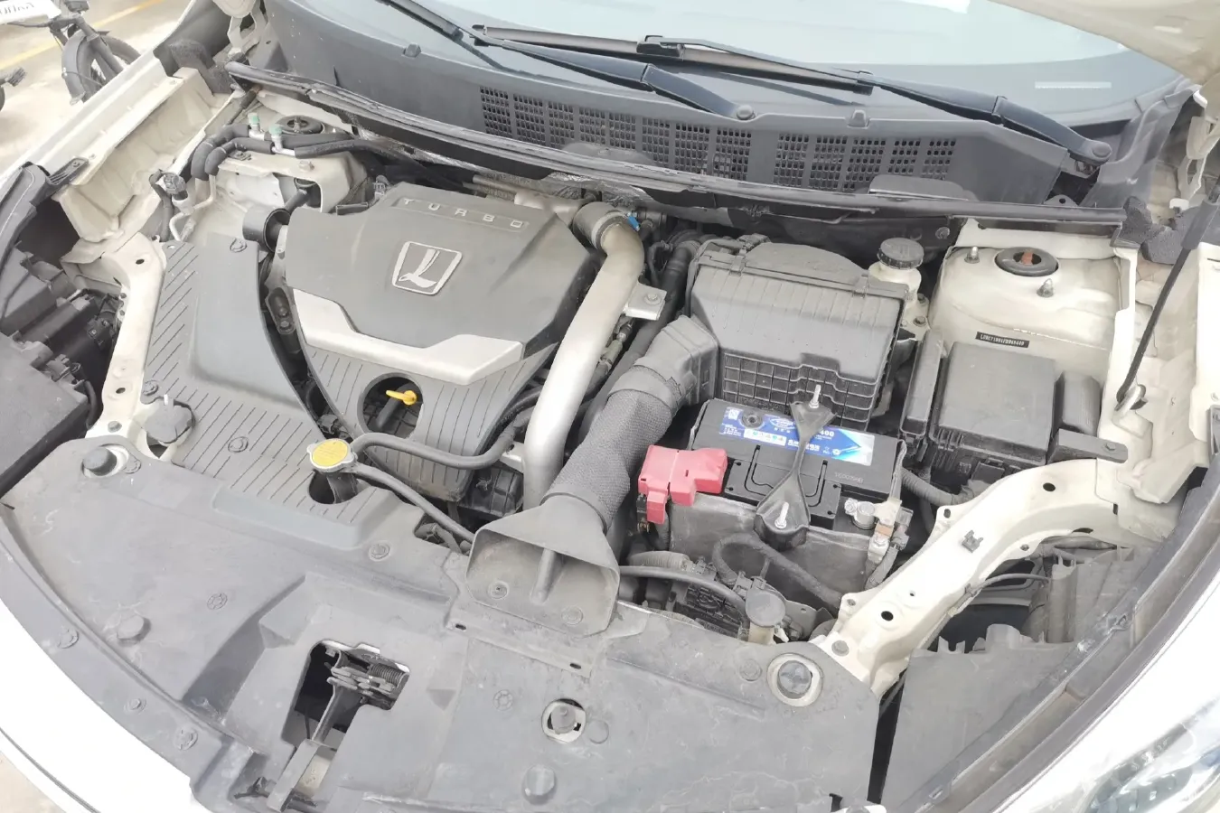 2015 Luxgen 6 SUV 1.8T 180HP L4 6AT,autocango,china used car exporter,china ev exporter,chinese used car exporter,chinese used ev exporter