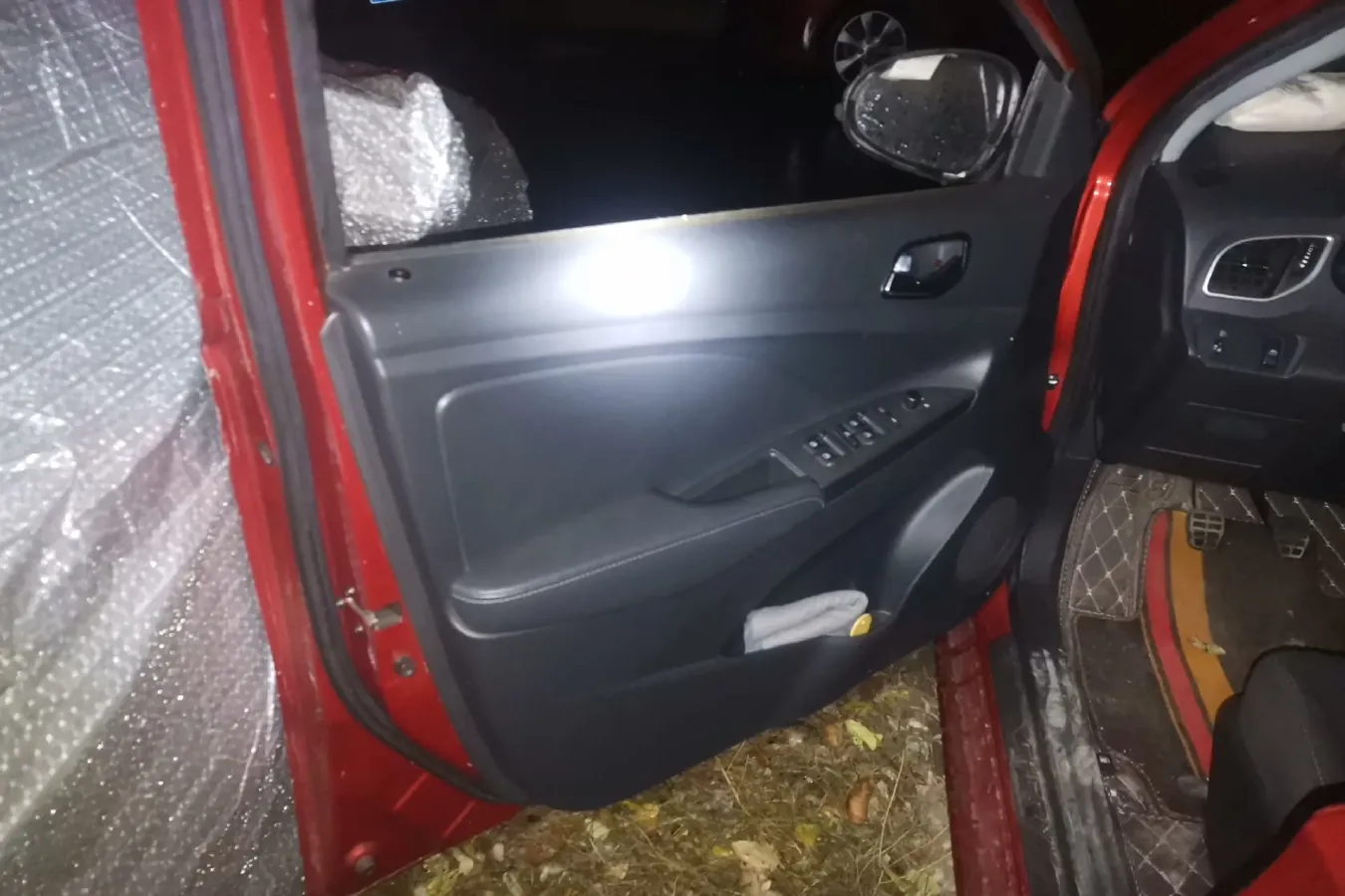 2015 Chery Arrizo 3 1.5L 109HP L4 5MT,autocango,china used car exporter,china ev exporter,chinese used car exporter,chinese used ev exporter