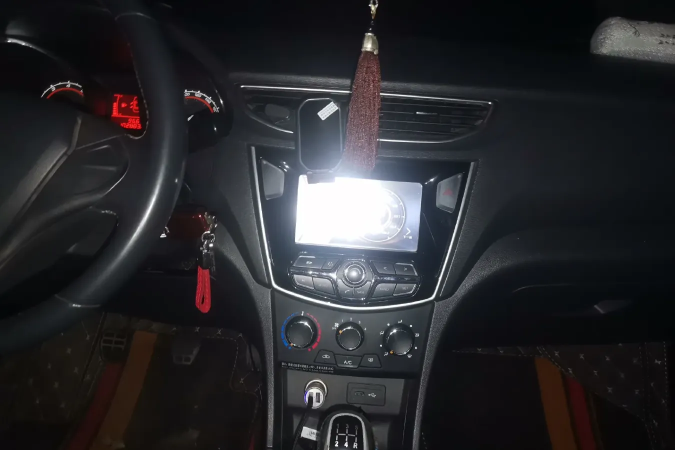 2015 Chery Arrizo 3 1.5L 109HP L4 5MT,autocango,china used car exporter,china ev exporter,chinese used car exporter,chinese used ev exporter