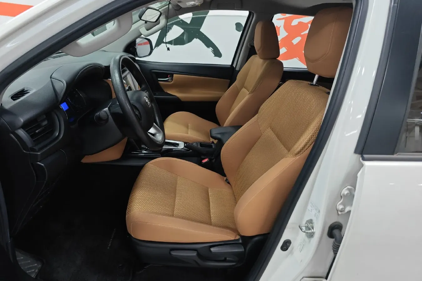 2016 Toyota Fortuner 2.7L 163HP L4 6AT,autocango,china used car exporter,china ev exporter,chinese used car exporter,chinese used ev exporter