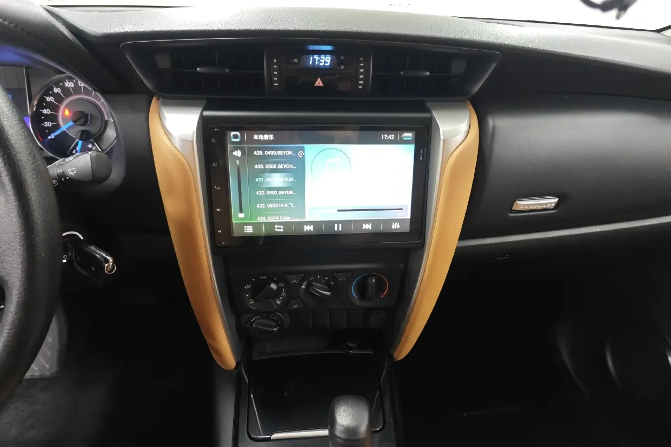 2016 Toyota Fortuner 2.7L 163HP L4 6AT,autocango,china used car exporter,china ev exporter,chinese used car exporter,chinese used ev exporter