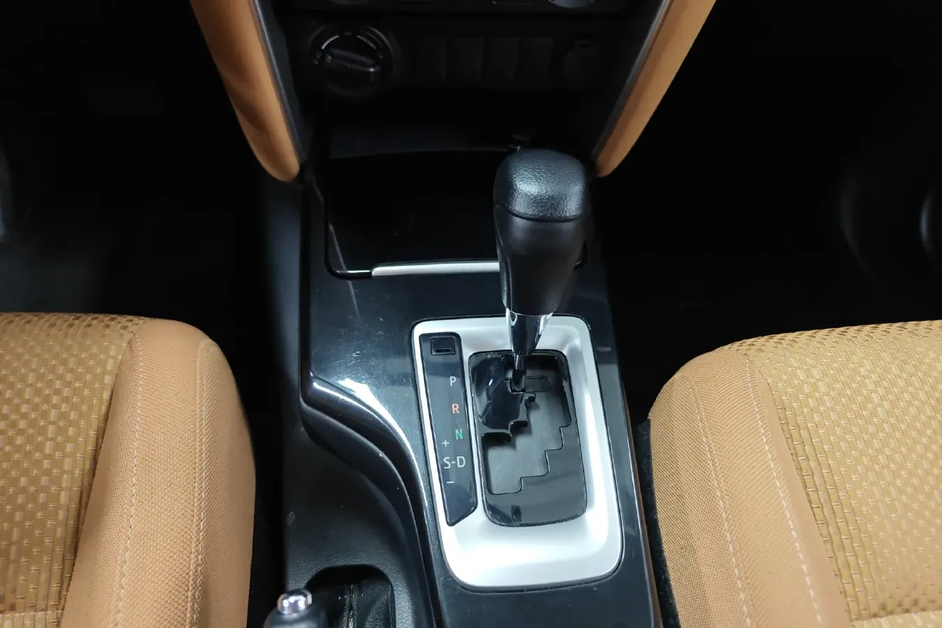 2016 Toyota Fortuner 2.7L 163HP L4 6AT,autocango,china used car exporter,china ev exporter,chinese used car exporter,chinese used ev exporter