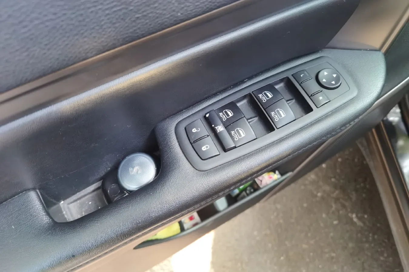 2018 Jeep Commander 2.0T 234HP L4 9AT,autocango,china used car exporter,china ev exporter,chinese used car exporter,chinese used ev exporter