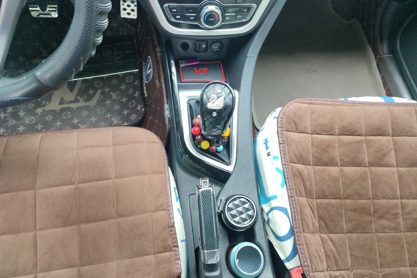 2015 ChangAn Alsvin V7 1.6L 124HP L4 5MT,autocango,china used car exporter,china ev exporter,chinese used car exporter,chinese used ev exporter