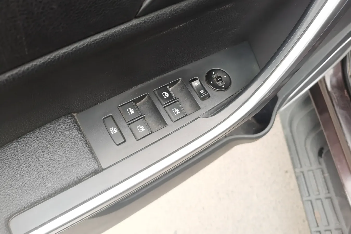 2018 JMC YuHu 3 2.5T 125HP L4 5MT,autocango,china used car exporter,china ev exporter,chinese used car exporter,chinese used ev exporter