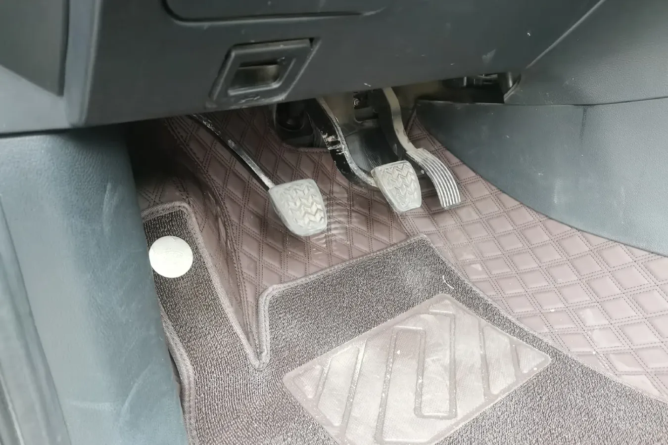 2018 JMC YuHu 3 2.5T 125HP L4 5MT,autocango,china used car exporter,china ev exporter,chinese used car exporter,chinese used ev exporter