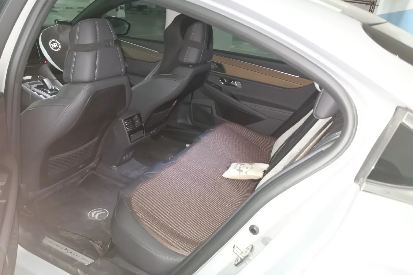 2021 DS 9 1.6T 215HP L4 8AT,autocango,china used car exporter,china ev exporter,chinese used car exporter,chinese used ev exporter