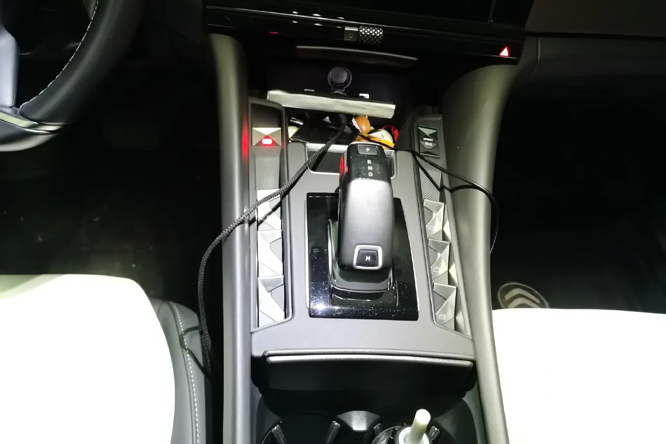 2021 DS 9 1.6T 215HP L4 8AT,autocango,china used car exporter,china ev exporter,chinese used car exporter,chinese used ev exporter