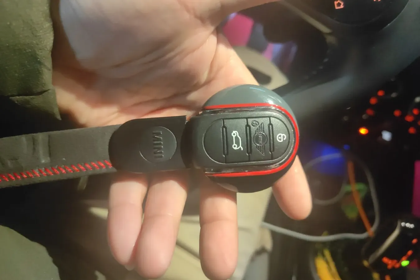 2022 MINI JCW CLUBMAN 2.0T 272HP L4 8AT,autocango,china used car exporter,china ev exporter,chinese used car exporter,chinese used ev exporter