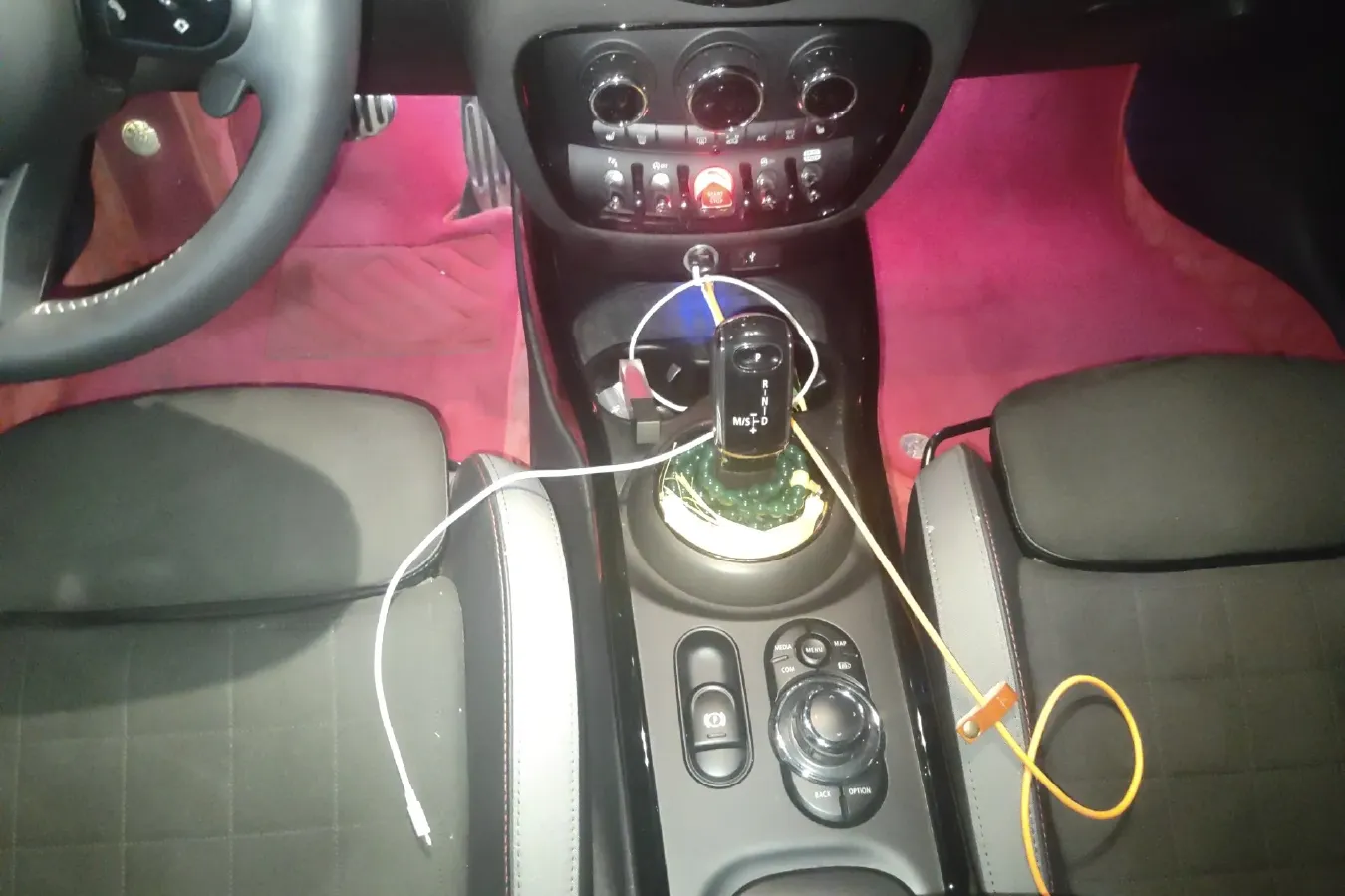 2022 MINI JCW CLUBMAN 2.0T 272HP L4 8AT,autocango,china used car exporter,china ev exporter,chinese used car exporter,chinese used ev exporter