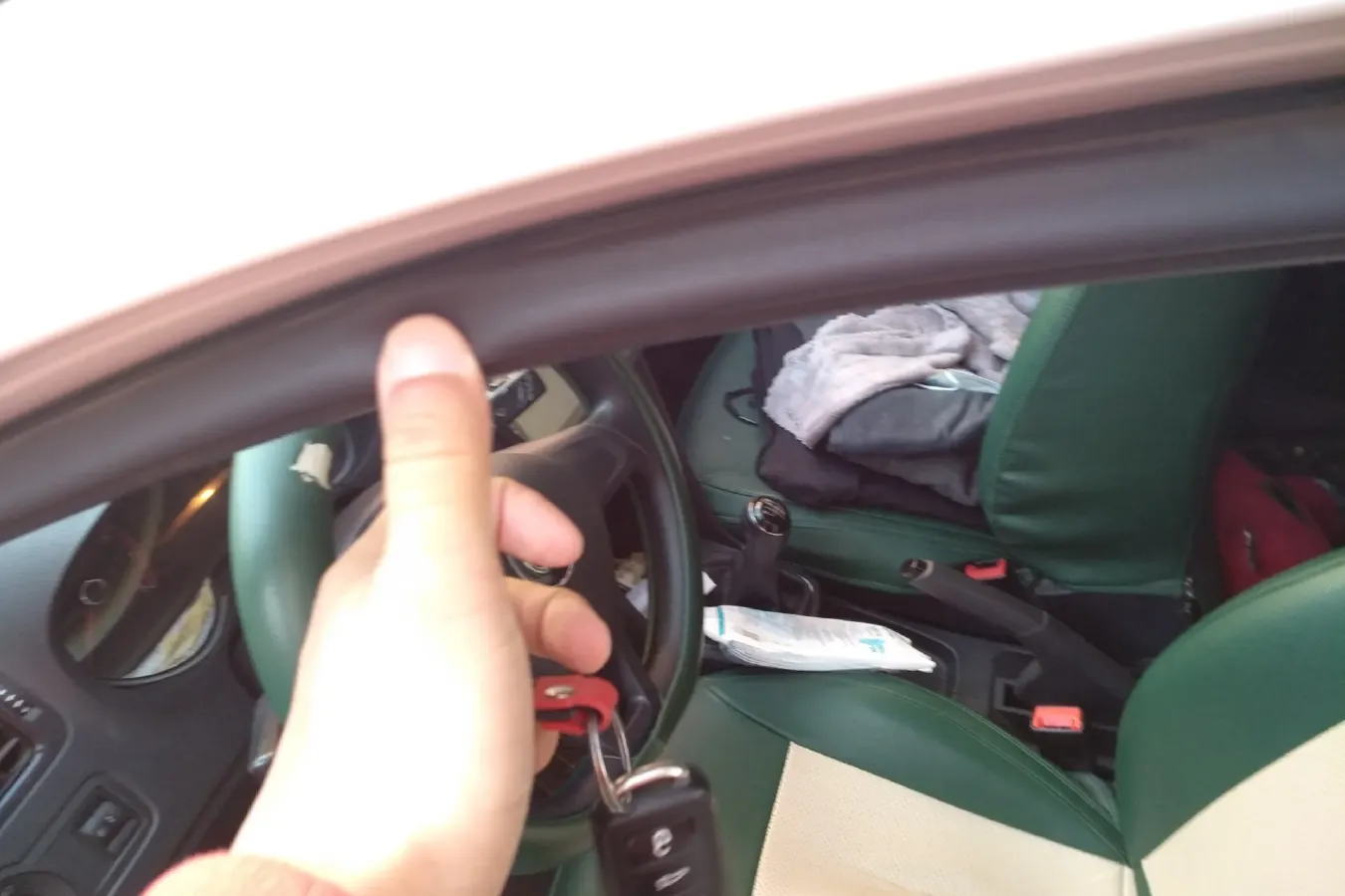 2016 Volkswagen Polo 1.4L 90HP L4 5MT,autocango,china used car exporter,china ev exporter,chinese used car exporter,chinese used ev exporter