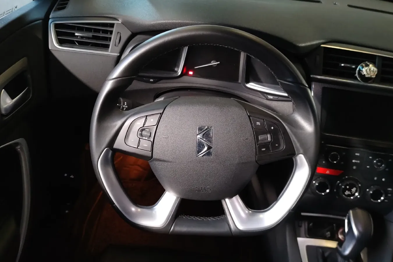 2016 DS 4S 1.6T 167HP L4 6AT,autocango,china used car exporter,china ev exporter,chinese used car exporter,chinese used ev exporter