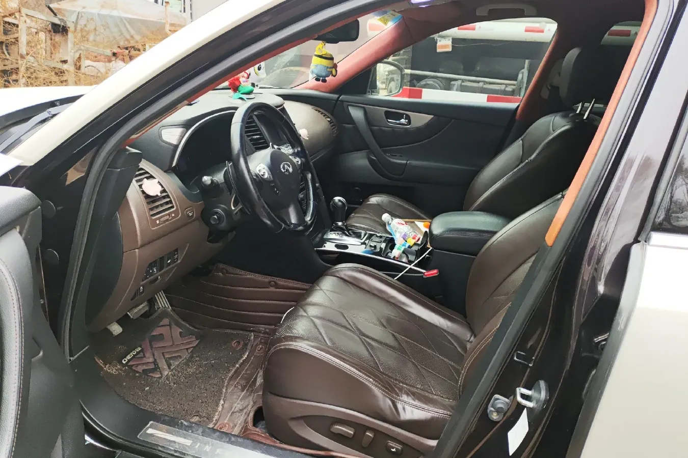 2013 Infiniti QX70 3.7L 351HP V6 7AT,autocango,china used car exporter,china ev exporter,chinese used car exporter,chinese used ev exporter