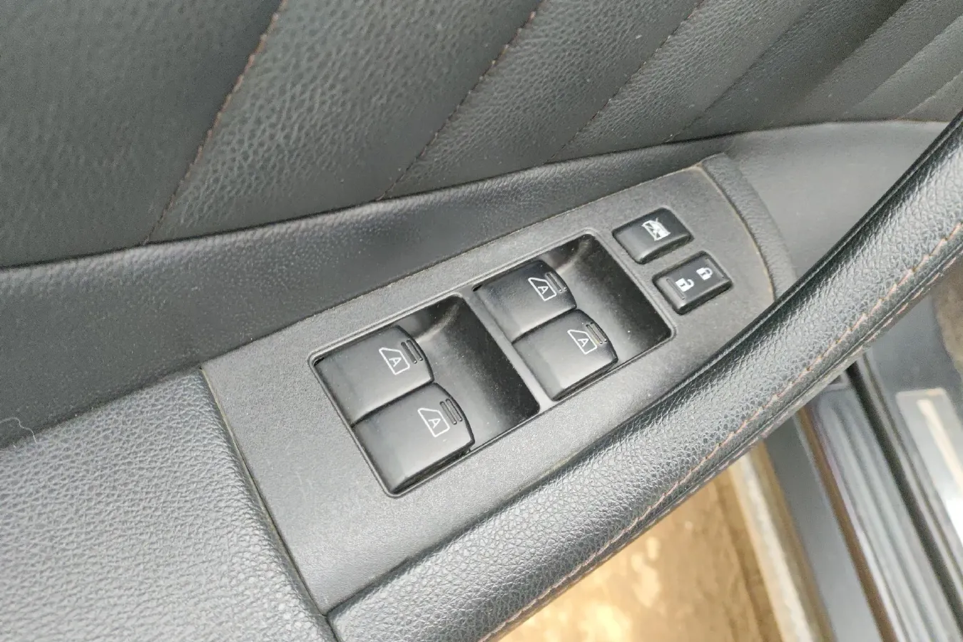 2013 Infiniti QX70 3.7L 351HP V6 7AT,autocango,china used car exporter,china ev exporter,chinese used car exporter,chinese used ev exporter