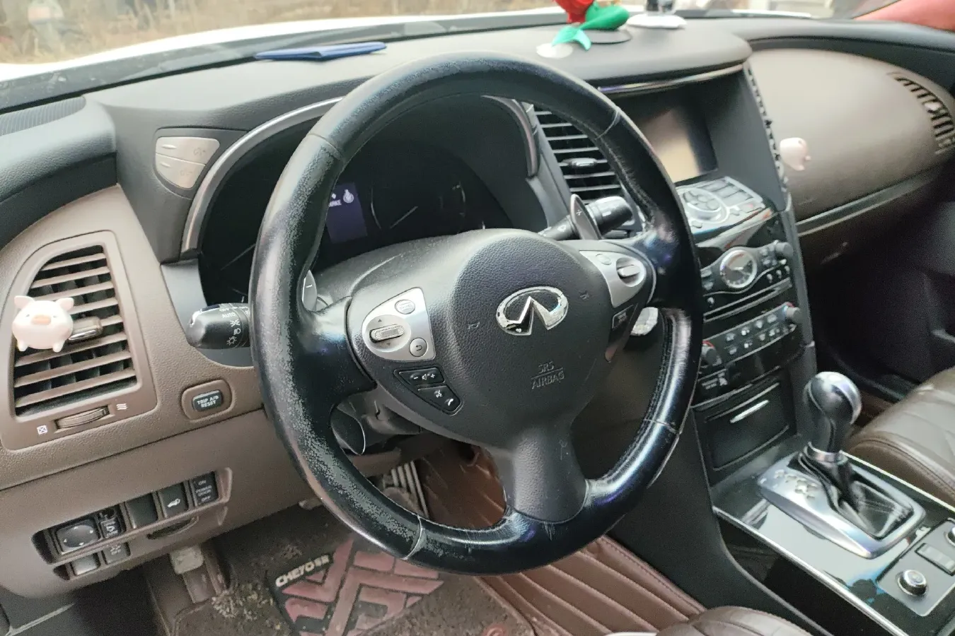 2013 Infiniti QX70 3.7L 351HP V6 7AT,autocango,china used car exporter,china ev exporter,chinese used car exporter,chinese used ev exporter