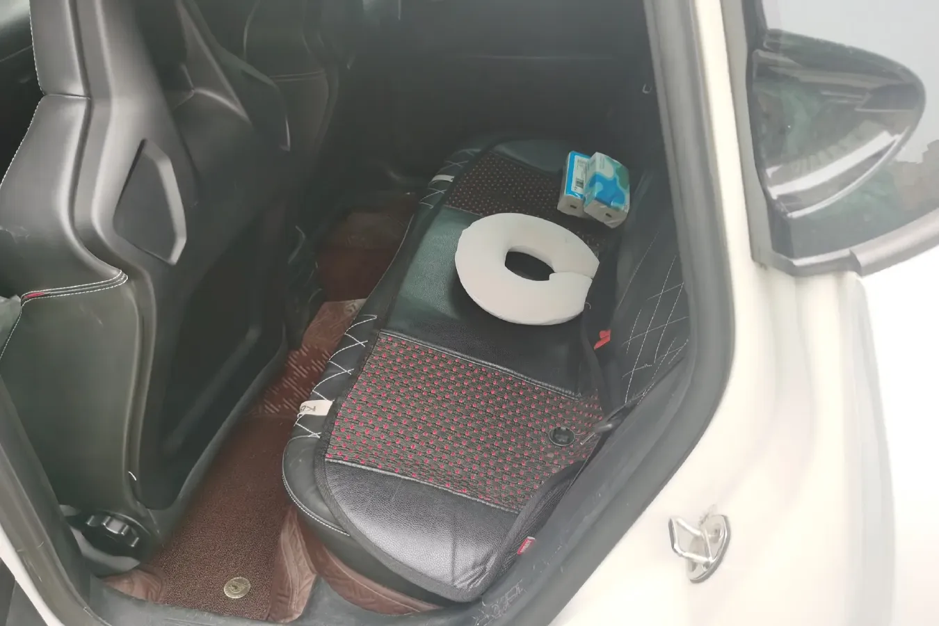 2012 Seat Leon 2.0T 211HP L4 6DCT,autocango,china used car exporter,china ev exporter,chinese used car exporter,chinese used ev exporter