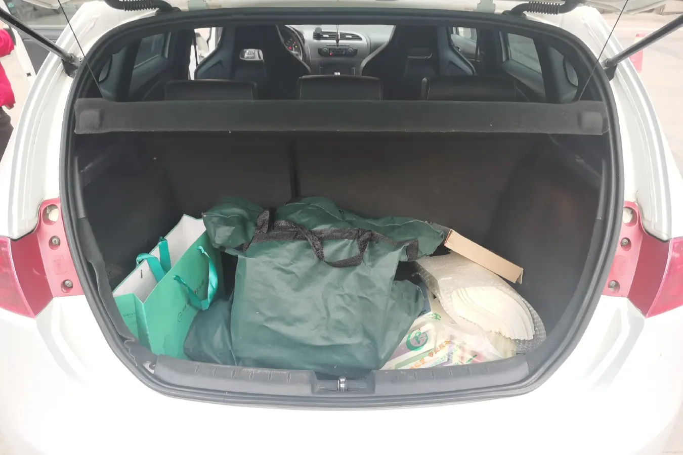 2012 Seat Leon 2.0T 211HP L4 6DCT,autocango,china used car exporter,china ev exporter,chinese used car exporter,chinese used ev exporter