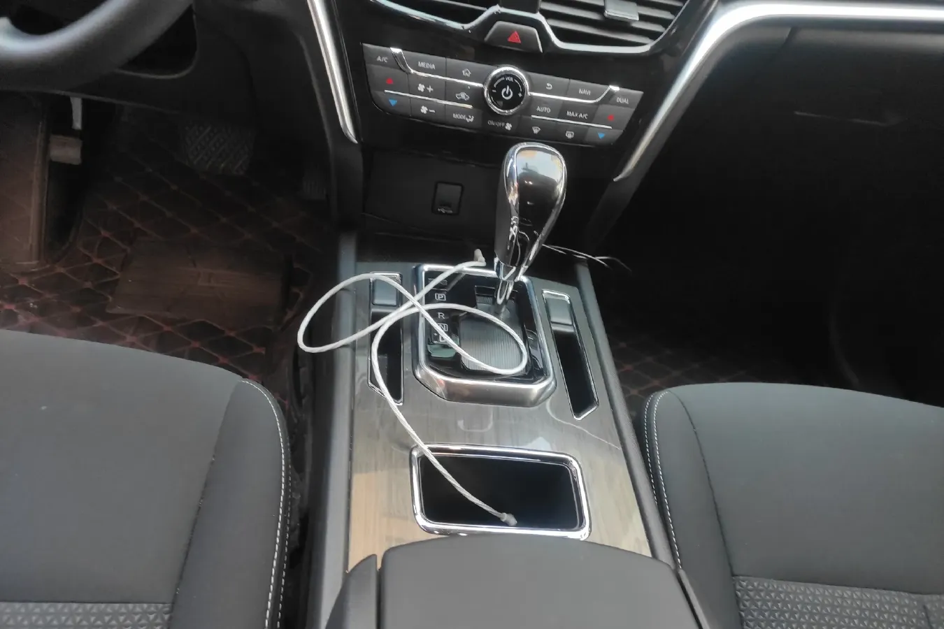 2018 Venucia T90 2.0L 144HP L4 CVT,autocango,china used car exporter,china ev exporter,chinese used car exporter,chinese used ev exporter