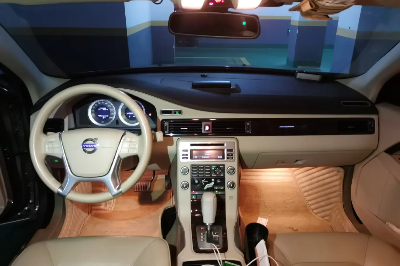 2010 Volvo S80L 2.5T 200HP L5 6AT,autocango,china used car exporter,china ev exporter,chinese used car exporter,chinese used ev exporter