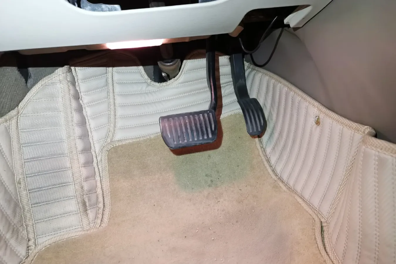 2010 Volvo S80L 2.5T 200HP L5 6AT,autocango,china used car exporter,china ev exporter,chinese used car exporter,chinese used ev exporter