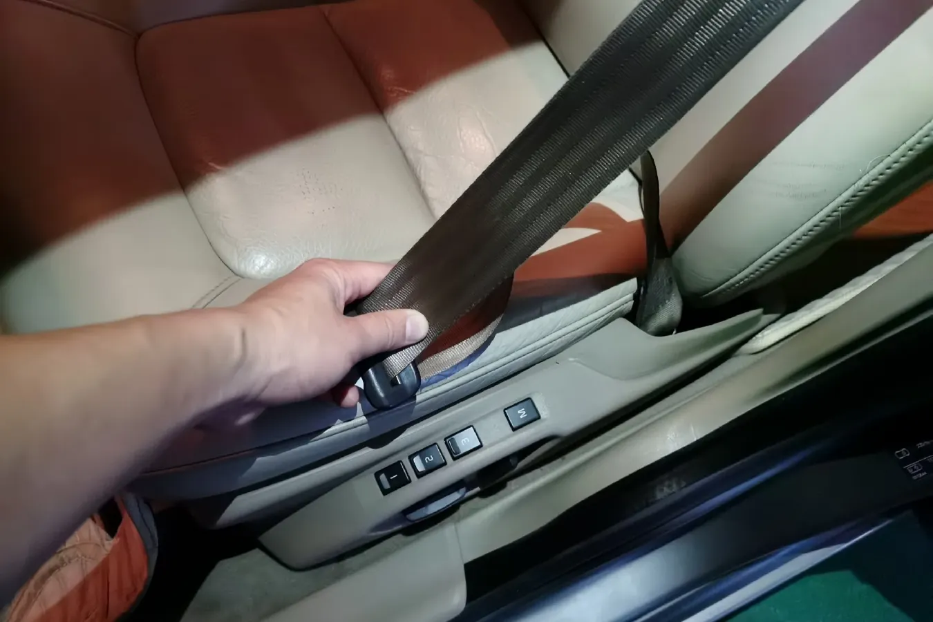 2010 Volvo S80L 2.5T 200HP L5 6AT,autocango,china used car exporter,china ev exporter,chinese used car exporter,chinese used ev exporter