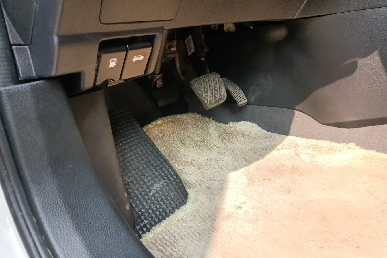 2016 Venucia T70 2.0L 144HP L4 CVT,autocango,china used car exporter,china ev exporter,chinese used car exporter,chinese used ev exporter