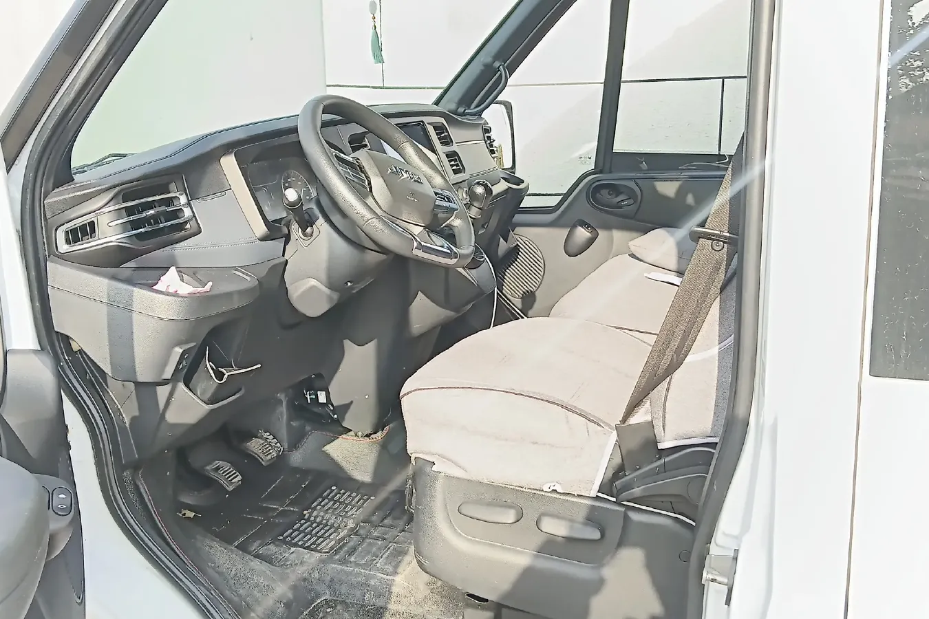 2022 JMC FuShun 2.0T 146HP L4 6MT,autocango,china used car exporter,china ev exporter,chinese used car exporter,chinese used ev exporter