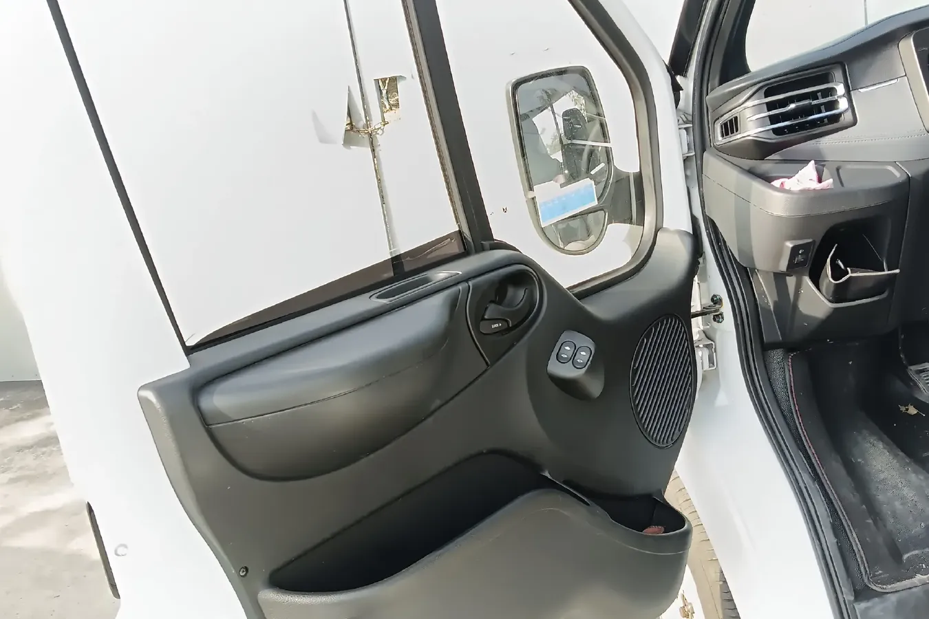 2022 JMC FuShun 2.0T 146HP L4 6MT,autocango,china used car exporter,china ev exporter,chinese used car exporter,chinese used ev exporter