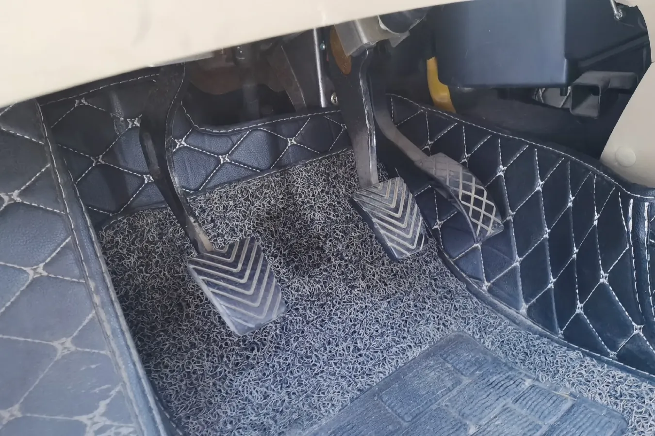 2012 Brilliance Auto H320 1.5L 105HP L4 5MT,autocango,china used car exporter,china ev exporter,chinese used car exporter,chinese used ev exporter