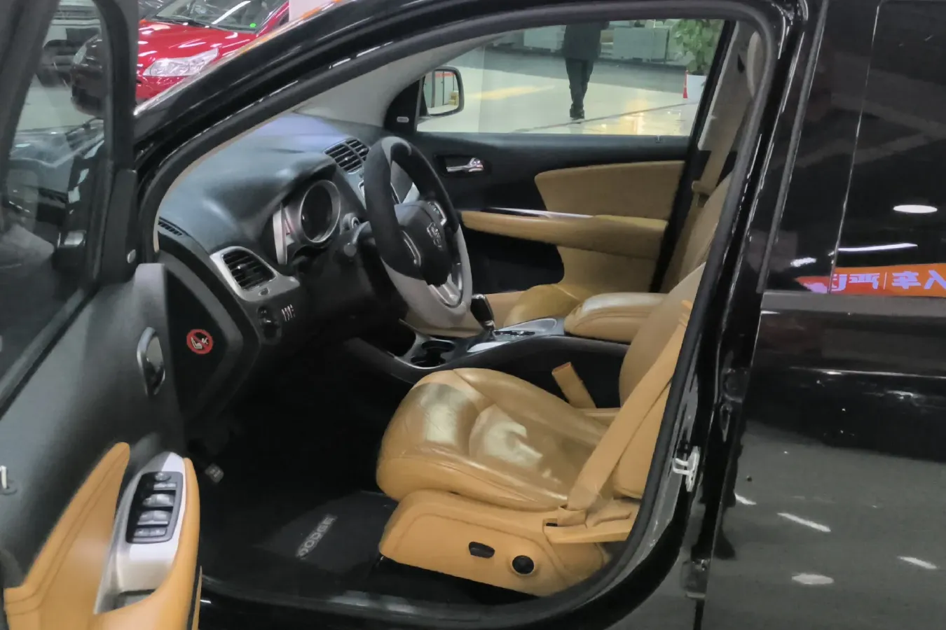 2013 Dodge JCUV 2.4L 170HP L4 6AT,autocango,china used car exporter,china ev exporter,chinese used car exporter,chinese used ev exporter