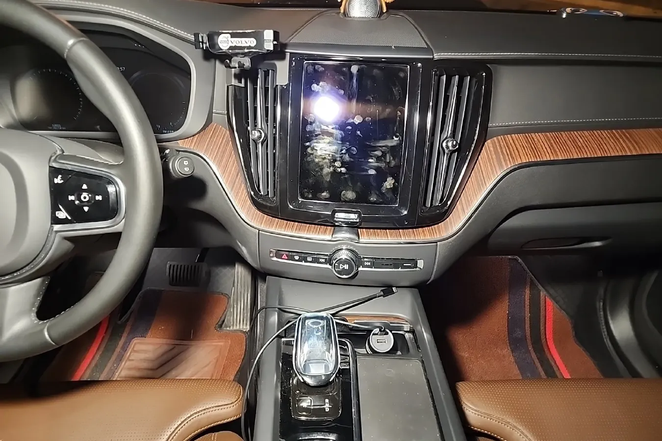 2021 Volvo XC60 2.0T 303HP L4 8AT PHEV 11.6KWH,autocango,china used car exporter,china ev exporter,chinese used car exporter,chinese used ev exporter