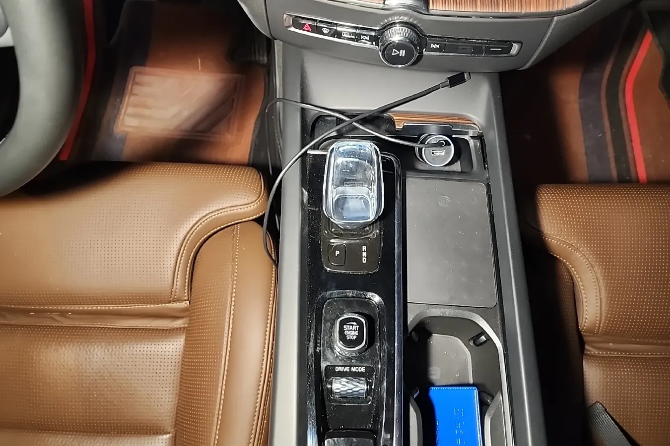 2021 Volvo XC60 2.0T 303HP L4 8AT PHEV 11.6KWH,autocango,china used car exporter,china ev exporter,chinese used car exporter,chinese used ev exporter