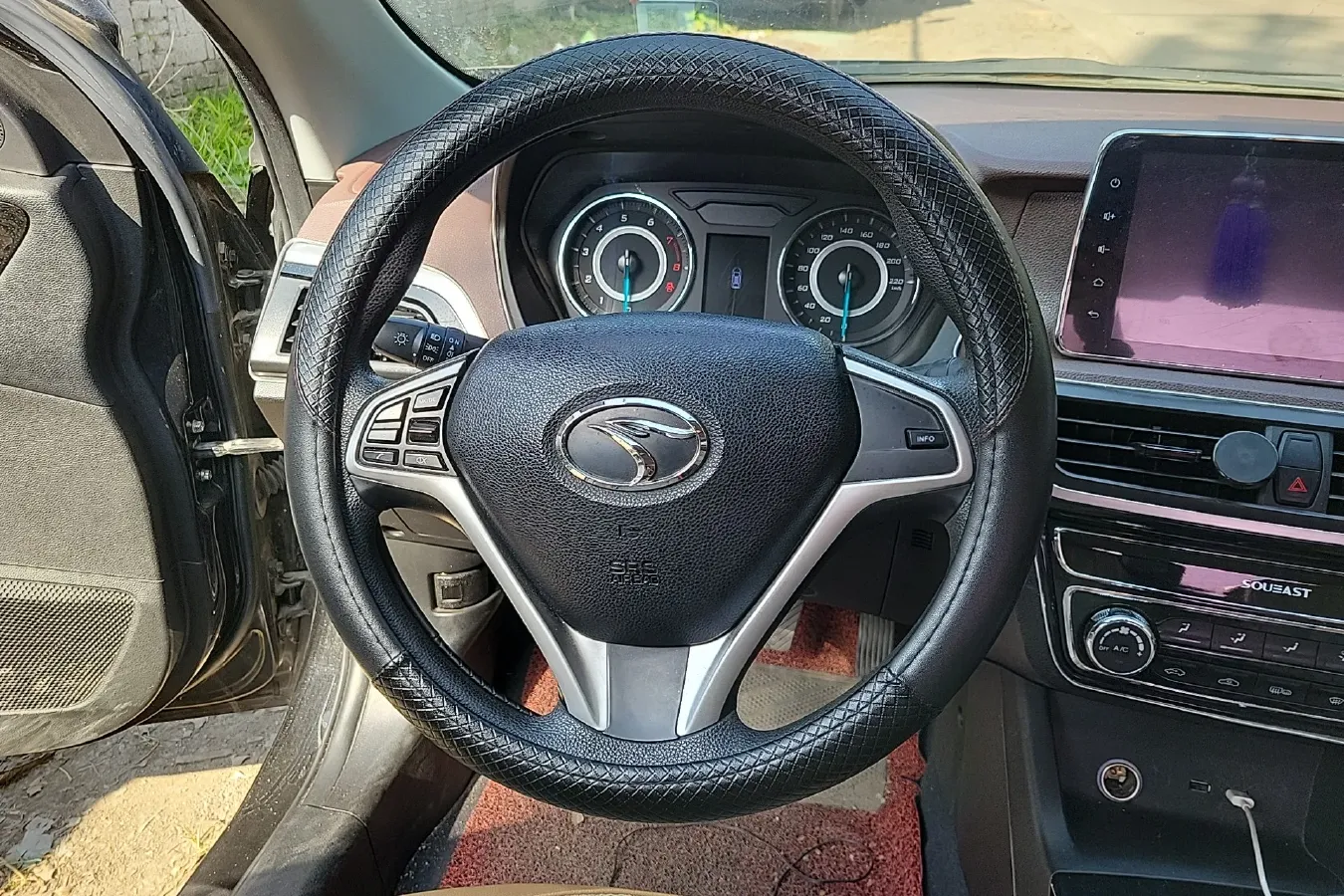 2019 Soueast A5 1.5L 120HP L4 5MT,autocango,china used car exporter,china ev exporter,chinese used car exporter,chinese used ev exporter