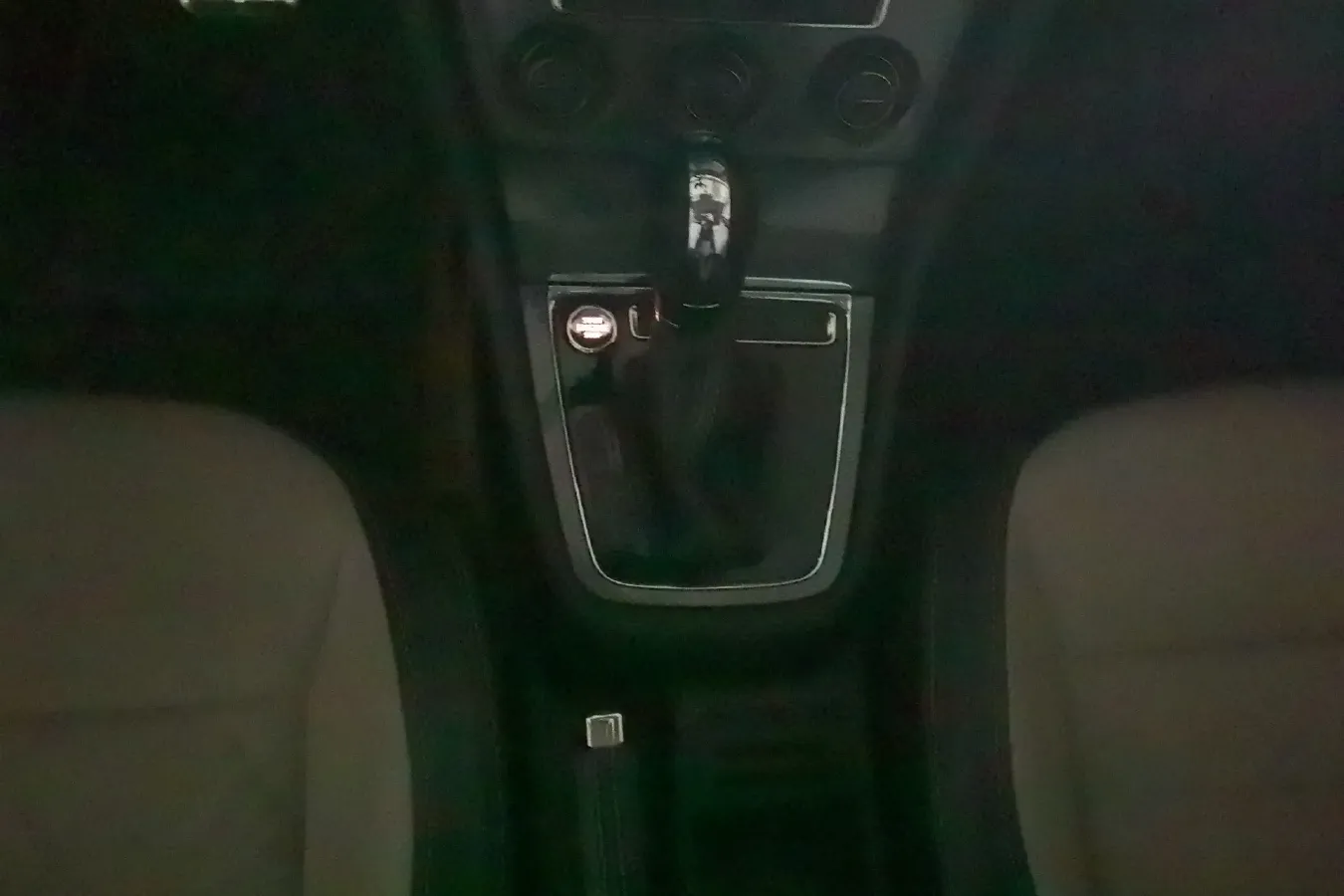 2014 Volkswagen Cross Lavida 1.4T 131HP L4 7DCT,autocango,china used car exporter,china ev exporter,chinese used car exporter,chinese used ev exporter