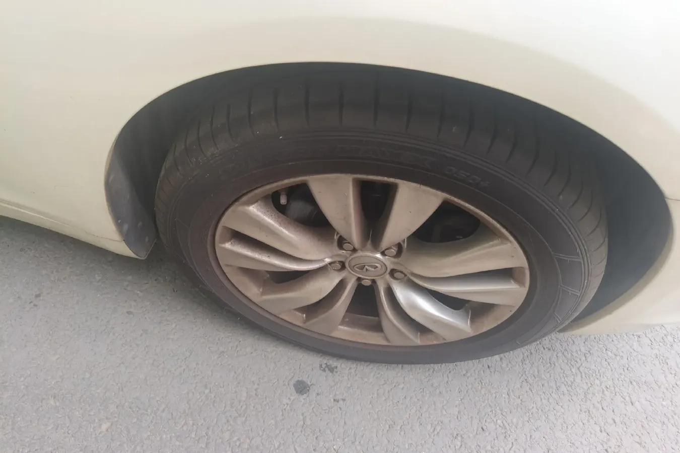 2013 Infiniti Q70 2.5L 235HP V6 7AT,autocango,china used car exporter,china ev exporter,chinese used car exporter,chinese used ev exporter