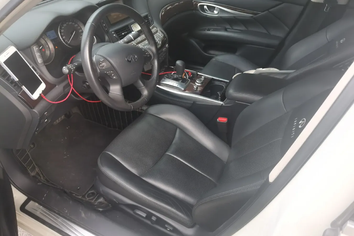 2013 Infiniti Q70 2.5L 235HP V6 7AT,autocango,china used car exporter,china ev exporter,chinese used car exporter,chinese used ev exporter