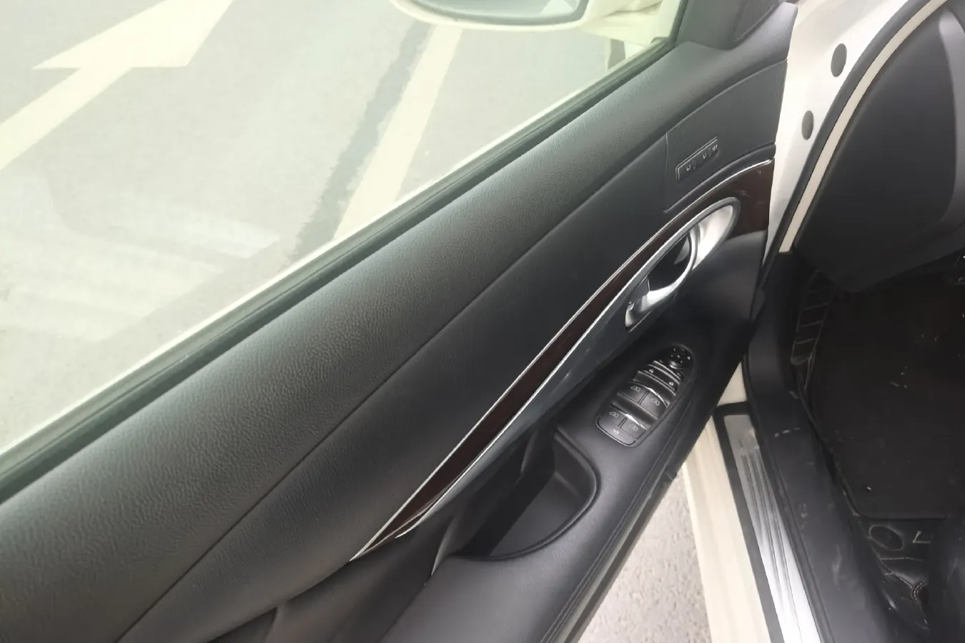 2013 Infiniti Q70 2.5L 235HP V6 7AT,autocango,china used car exporter,china ev exporter,chinese used car exporter,chinese used ev exporter