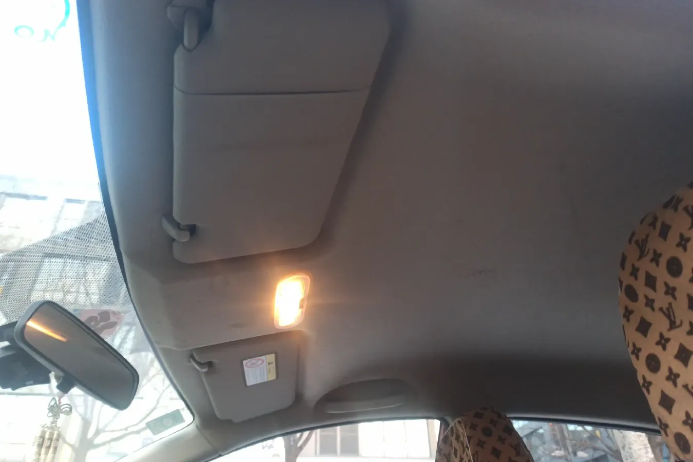 2013 Venucia R50 1.6L 117HP L4 4AT,autocango,china used car exporter,china ev exporter,chinese used car exporter,chinese used ev exporter