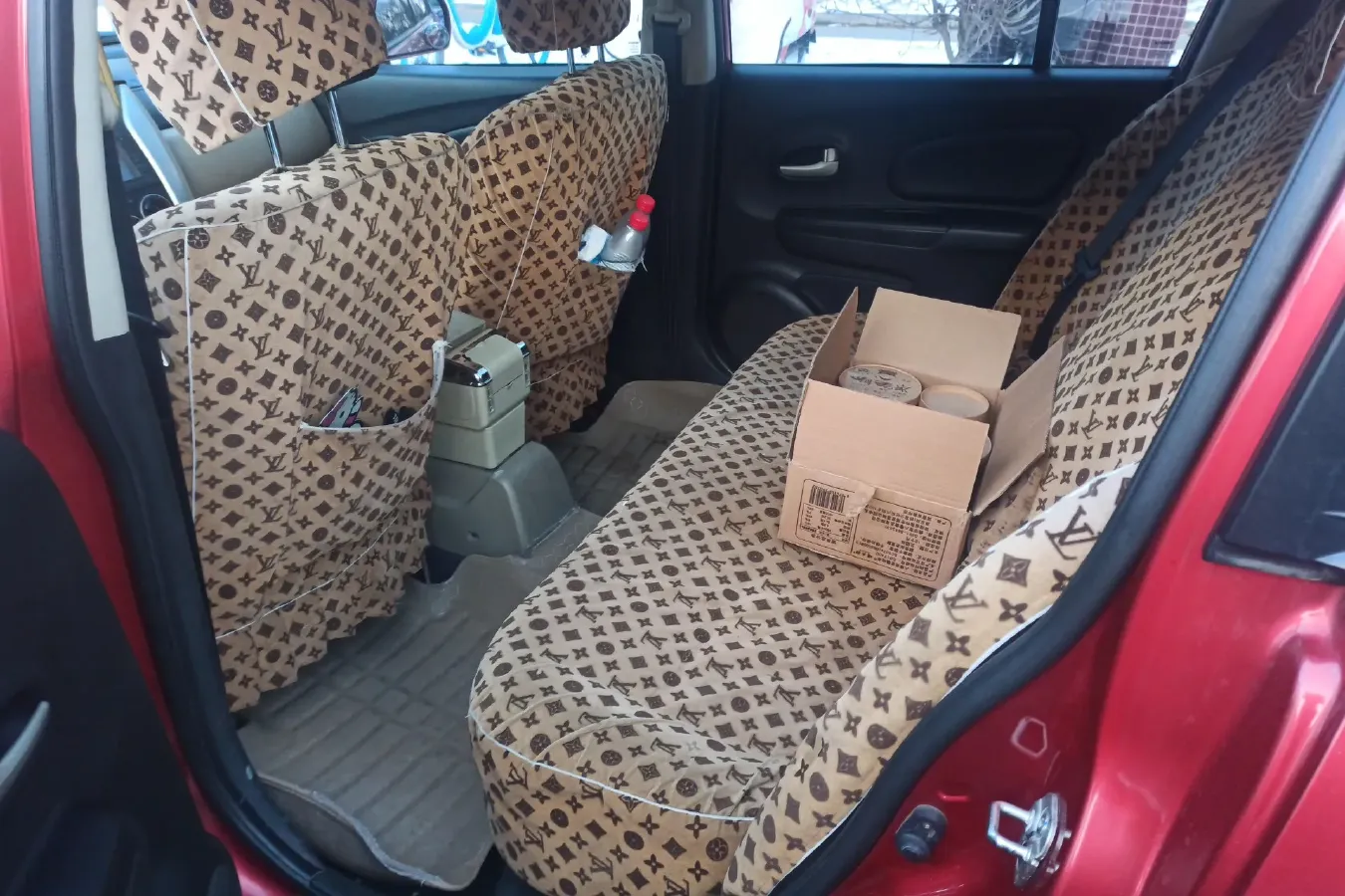 2013 Venucia R50 1.6L 117HP L4 4AT,autocango,china used car exporter,china ev exporter,chinese used car exporter,chinese used ev exporter