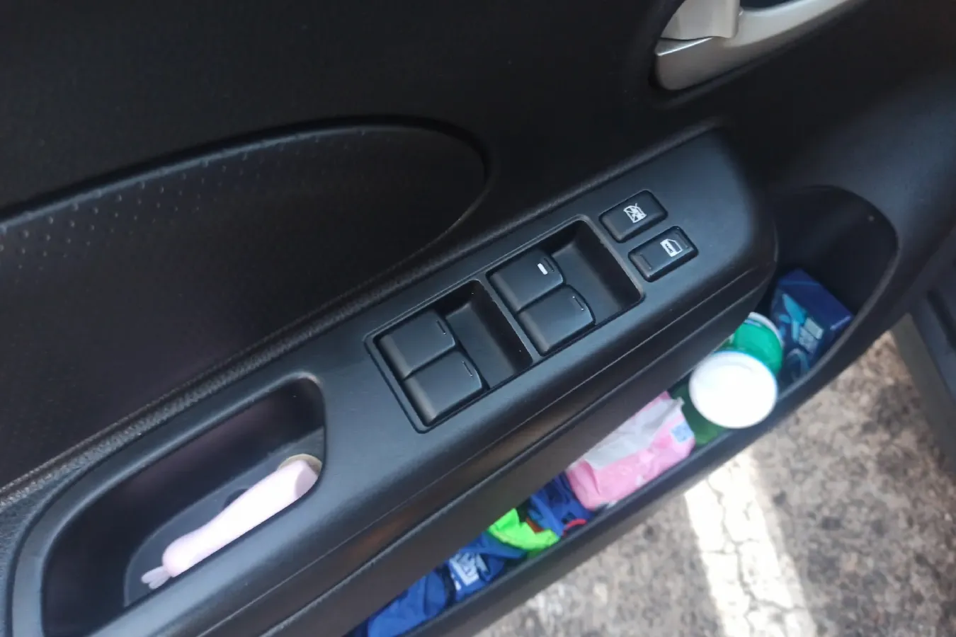 2013 Venucia R50 1.6L 117HP L4 4AT,autocango,china used car exporter,china ev exporter,chinese used car exporter,chinese used ev exporter